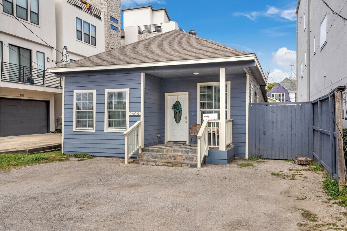 Photo 7 of 3BED/3BATH in Houston's Heart: Heights-Montrose-Downtown