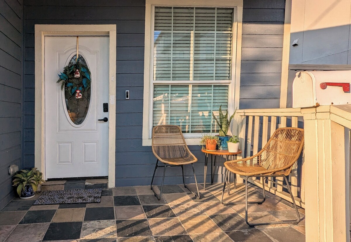 Photo 5 of 3BED/3BATH in Houston's Heart: Heights-Montrose-Downtown