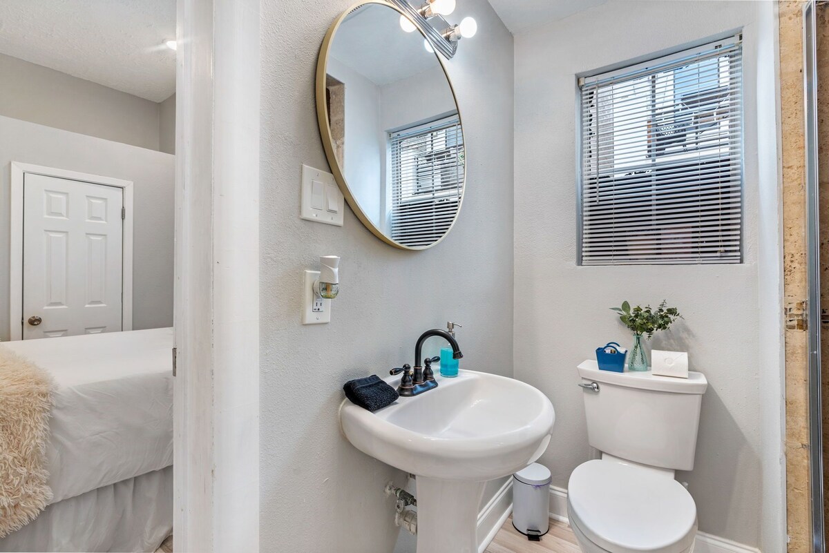 Photo 22 of 3BED/3BATH in Houston's Heart: Heights-Montrose-Downtown
