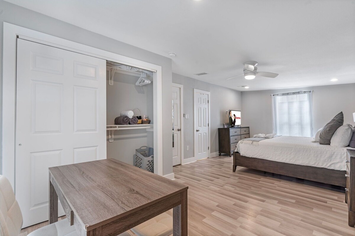 Photo 15 of 3BED/3BATH in Houston's Heart: Heights-Montrose-Downtown