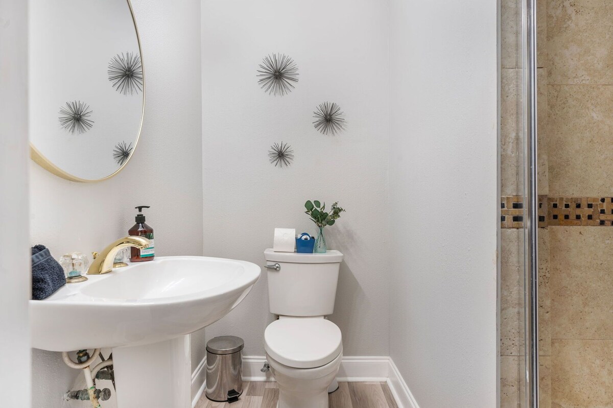 Photo 24 of 3BED/3BATH in Houston's Heart: Heights-Montrose-Downtown