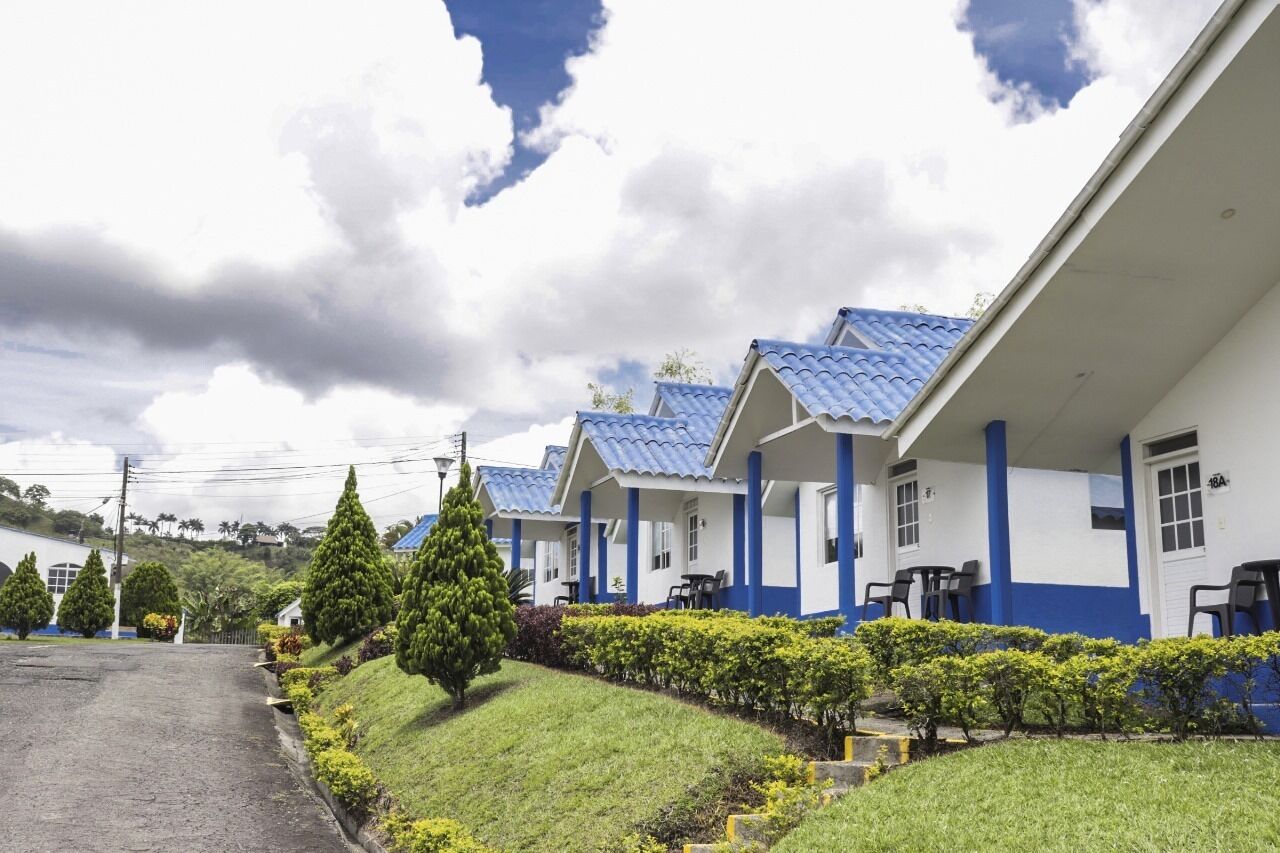 Vista frontal de la propiedad