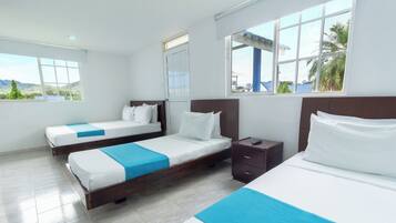 Kamar Quadruple, Beberapa Tempat Tidur | Pemandangan dari kamar