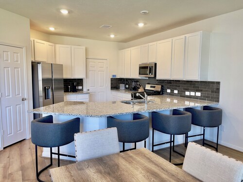 Charming 3-bedroom house Cypress, TX minutes from Katy, TX