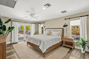 4 quartos, escrivaninha, Wi-Fi de cortesia, roupa de cama