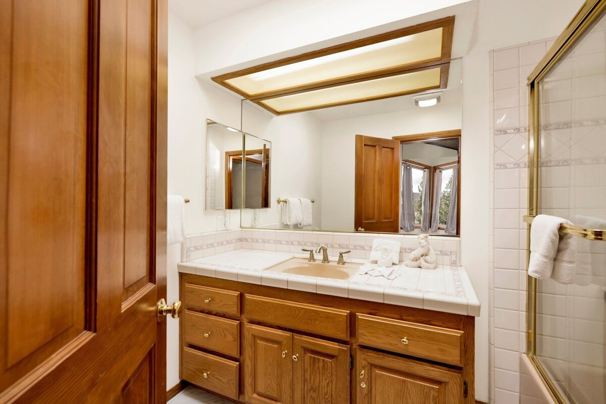 Photo 38 of Bear Lake Lodge Lakefront | Incredible Lake House Chalet