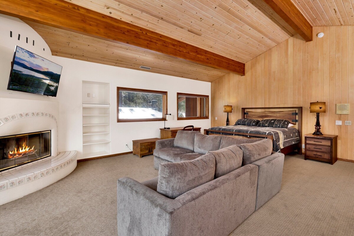 Photo 33 of Bear Lake Lodge Lakefront | Incredible Lake House Chalet