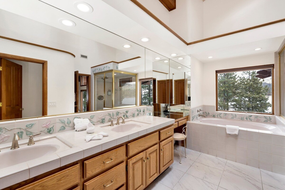 Photo 35 of Bear Lake Lodge Lakefront | Incredible Lake House Chalet