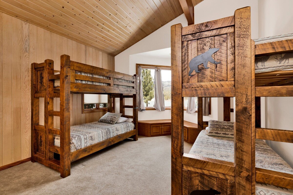 Photo 36 of Bear Lake Lodge Lakefront | Incredible Lake House Chalet