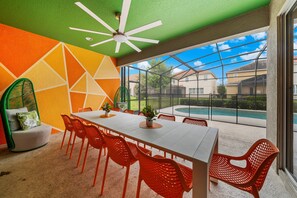Dining - Retro Theater, Private Pool, Bright & Fun Near Disney: Orange Bird Manor (Davenport)