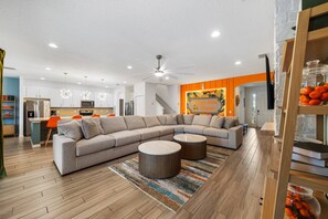 Smart-TV, Kamin, Stereoanlage