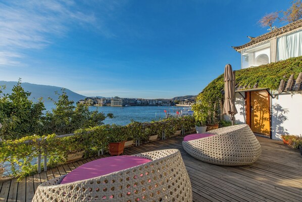 Signature-Doppelzimmer, Terrasse, Meerblick | Ausblick vom Zimmer