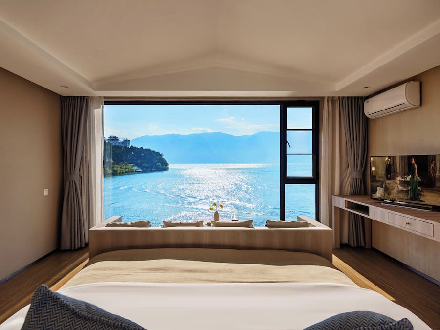 Romantic Double Room | Desk, WiFi (free), bed sheets