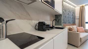 Kühlschrank, Mikrowelle, Geschirrspüler