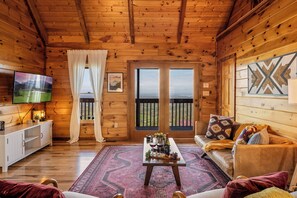 Smart TV y chimenea 