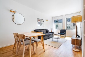 Télévision, chaîne hi-fi