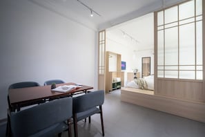 1 bedroom, in-room safe, iron/ironing board, WiFi