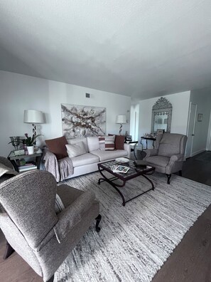 Smart-tv och eldstad