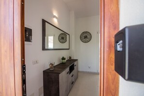 Interior - GuestHost - Charming 60 sqm apartment located **1.2 km from Porto Istana Beach**. The accommodation is on the **first floor** (stairs required for access) and can accommodate up to **5 adults**.The property consists of **two bedrooms, a bathroom, a livin (Porto Istana)