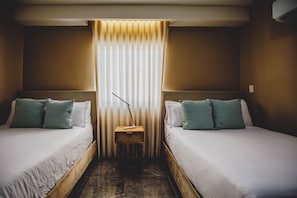 Kamar Double Bisnis untuk 1 Orang | Brankas, meja kerja, setrika/meja setrika, dan Wi-Fi gratis