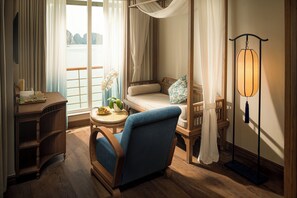 Rum (Symphony Suite) | Minibar, värdeförvaringsskåp på rummet och gratis barnsängar