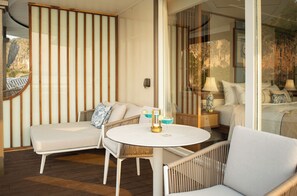 Chambre Double Supérieure, balcon, vue plage (Horizon Suite) | Terrasse/Patio