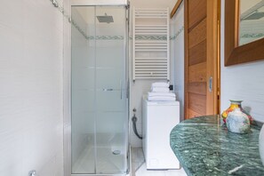 Douche, bidet