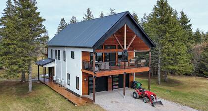 Lupin Lodge minutes to Brackley Beach