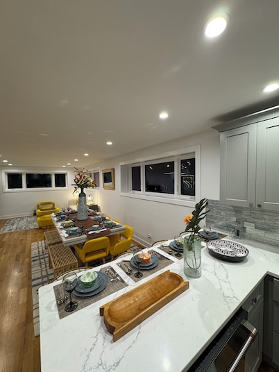 Swanky Rooftop, Birthday, Anniversary sleeps 16