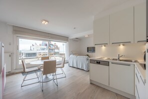 Apartment | Private kitchen - Stylish City-view Retreat (Knokke-Heist)