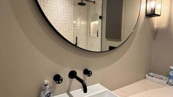 Shower, towels