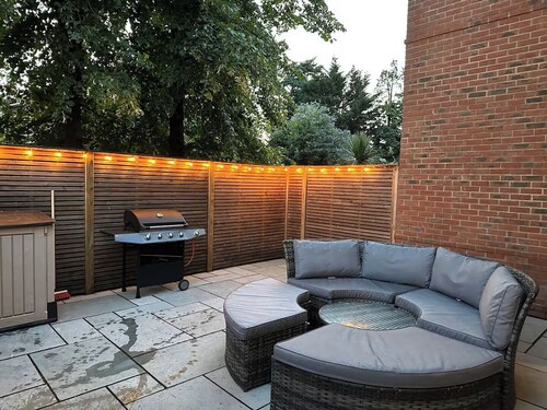 Thames Ditton Apt - Sleeps 6 - Garden & Bbq