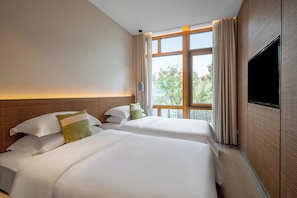 Superior Twin Room, Lake View | Desk, blackout drapes, free WiFi - Yangzhou Seclusive Life Hot Spring Resort (Yangzhou)