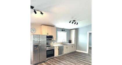 Spacious 3-bedroom on a 140 acre working farm minutes from mark twain lake.