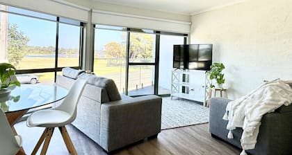 Driftwood Townhouse 2 Waterfront-Central Location