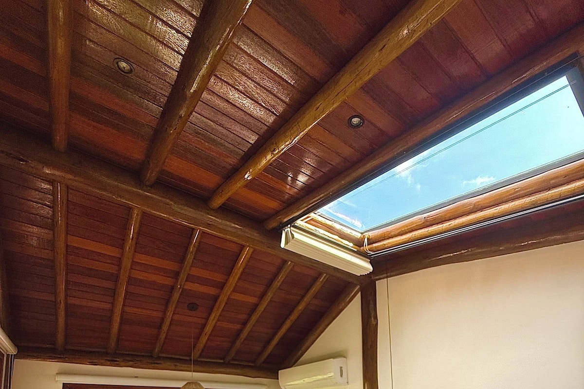 Loft conforto, vista para a praia | 1 quarto, cofres nos quartos, escrivaninha