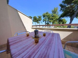 Outdoor dining - Apartment with sea view terrace 400 meters from the beach (Numana)