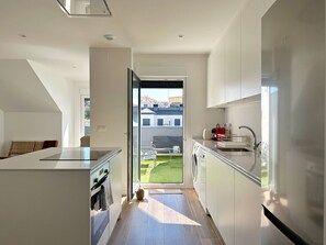 Fridge, microwave, oven, dishwasher