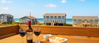 Pet Friendly: Beachside home Emerald Isle