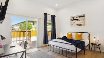 4 bedrooms, laptop workspace, iron/ironing board, bed sheets