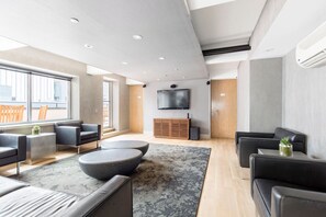 Interior - Blueground | Tribeca, w/d, nr One WTC (New York)