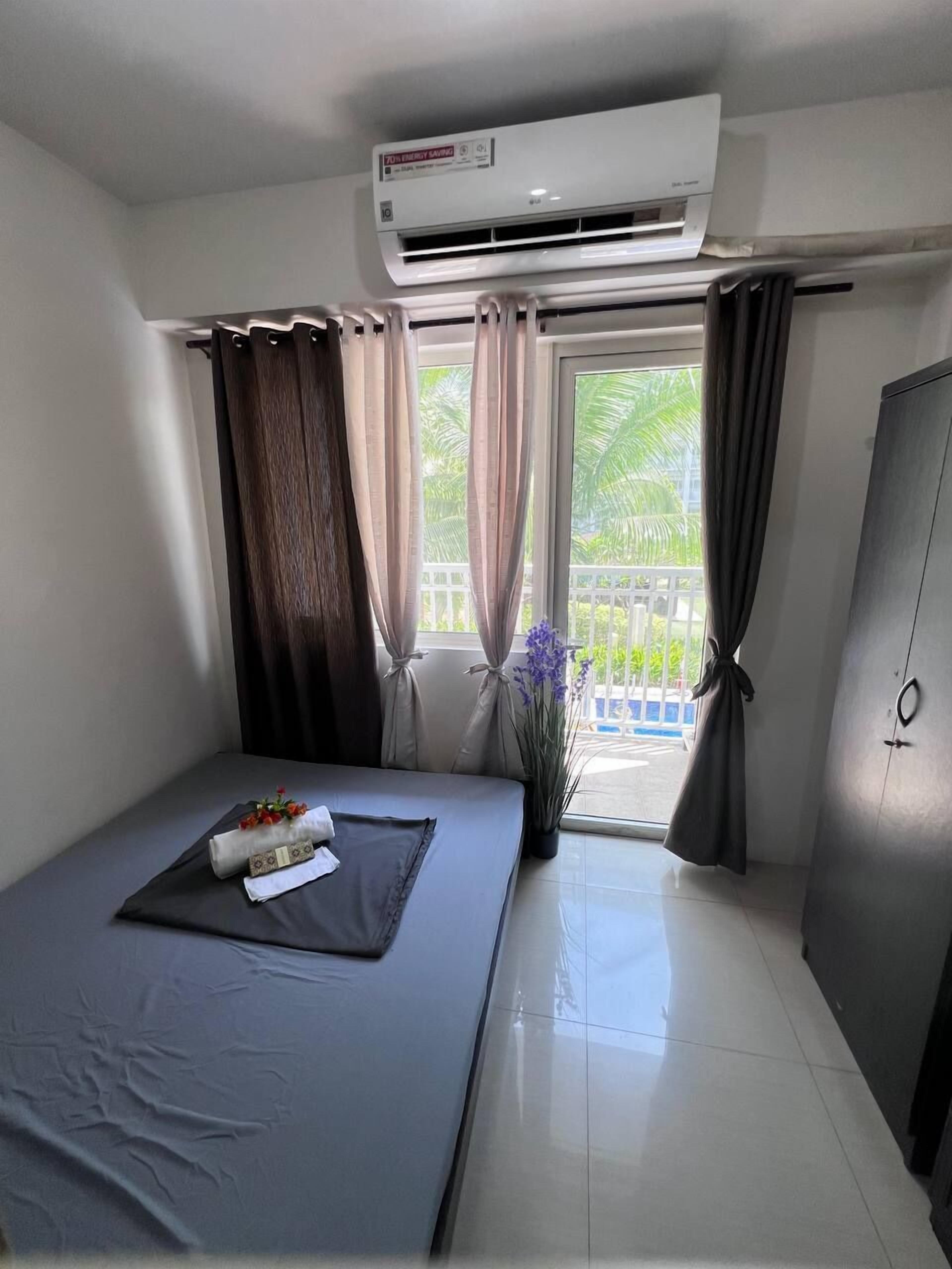 Condo conforto, sacada, vista para a piscina | 1 quarto, Wi-Fi de cortesia