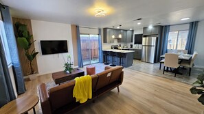 Interior - Cozy Family Home - Self Check In (Clovis)