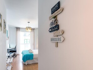 2 bedrooms, iron/ironing board, internet, bed sheets