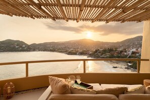 Terrace/patio - Villas KauKan by Property Rental Club (Zihuatanejo)