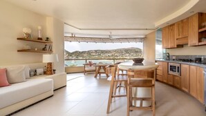 Design Apartment, Ocean View | Private kitchen