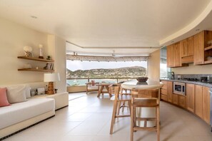Design-Apartment, Meerblick | Eigene Küche | Kühlschrank, Mikrowelle, Herdplatte, Kochgeschirr/Geschirr/Besteck