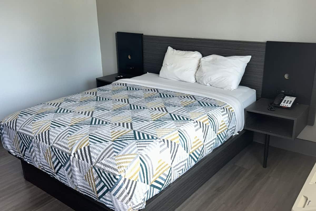 Desk, iron/ironing board, free WiFi, bed sheets