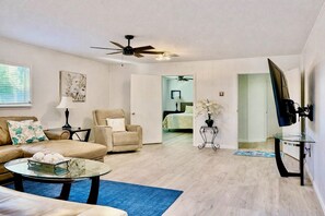 4 habitaciones, escritorio, tabla de planchar con plancha y wifi 