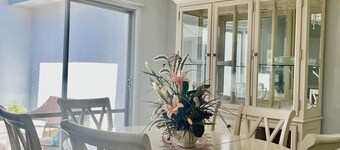 SPACIOUS 4BR Retreat –New Flooring & bathroom 5 Mins to Emerald Coast Beaches